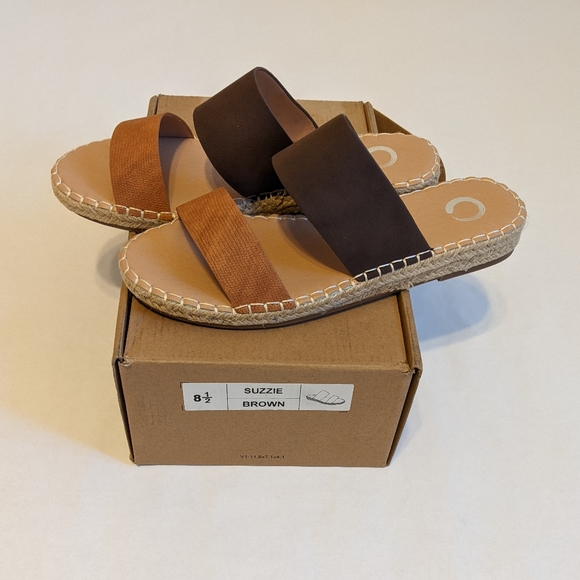 Journee espadrille sandals brand new in box - Picture 3 of 4